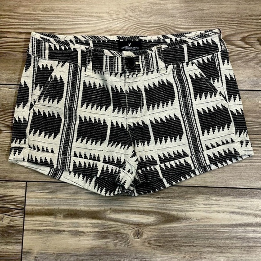 American Eagle Midi Stretch Chino Shorts Womens Size 4